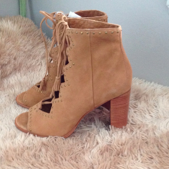 New Frye Gabby Ghillie Studded Booties Grunge Victorian - Picture 1 of 8